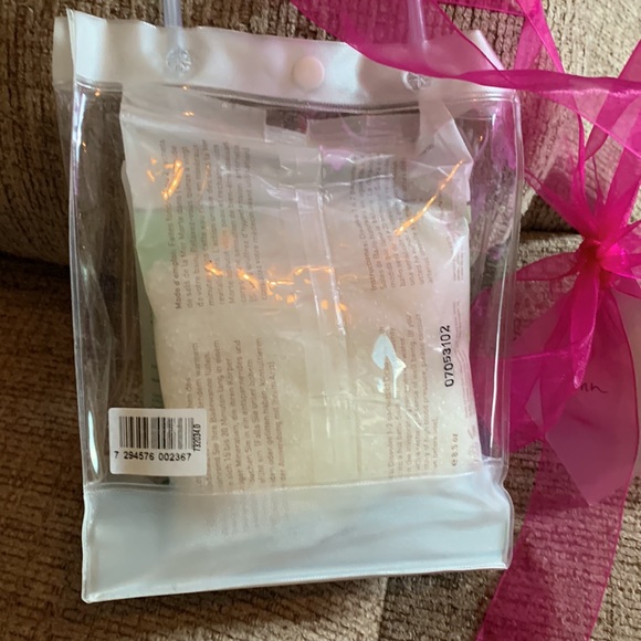 Ahava active Dead Sea minerals bath and body set w bath salts & shower gel - Picture 4 of 6